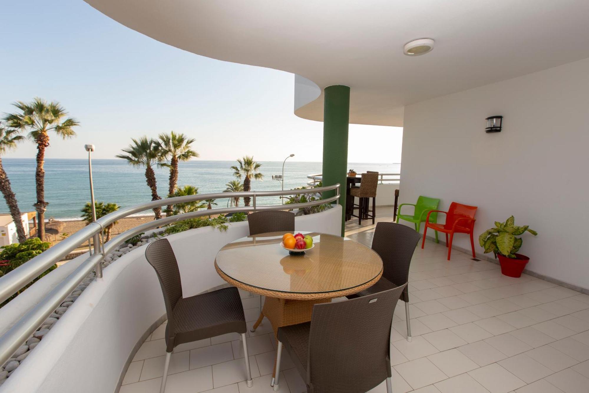 Villa Venecia, Apartamento De Lujo En 1º Linea De Playa + Parking Málaga Extérieur photo