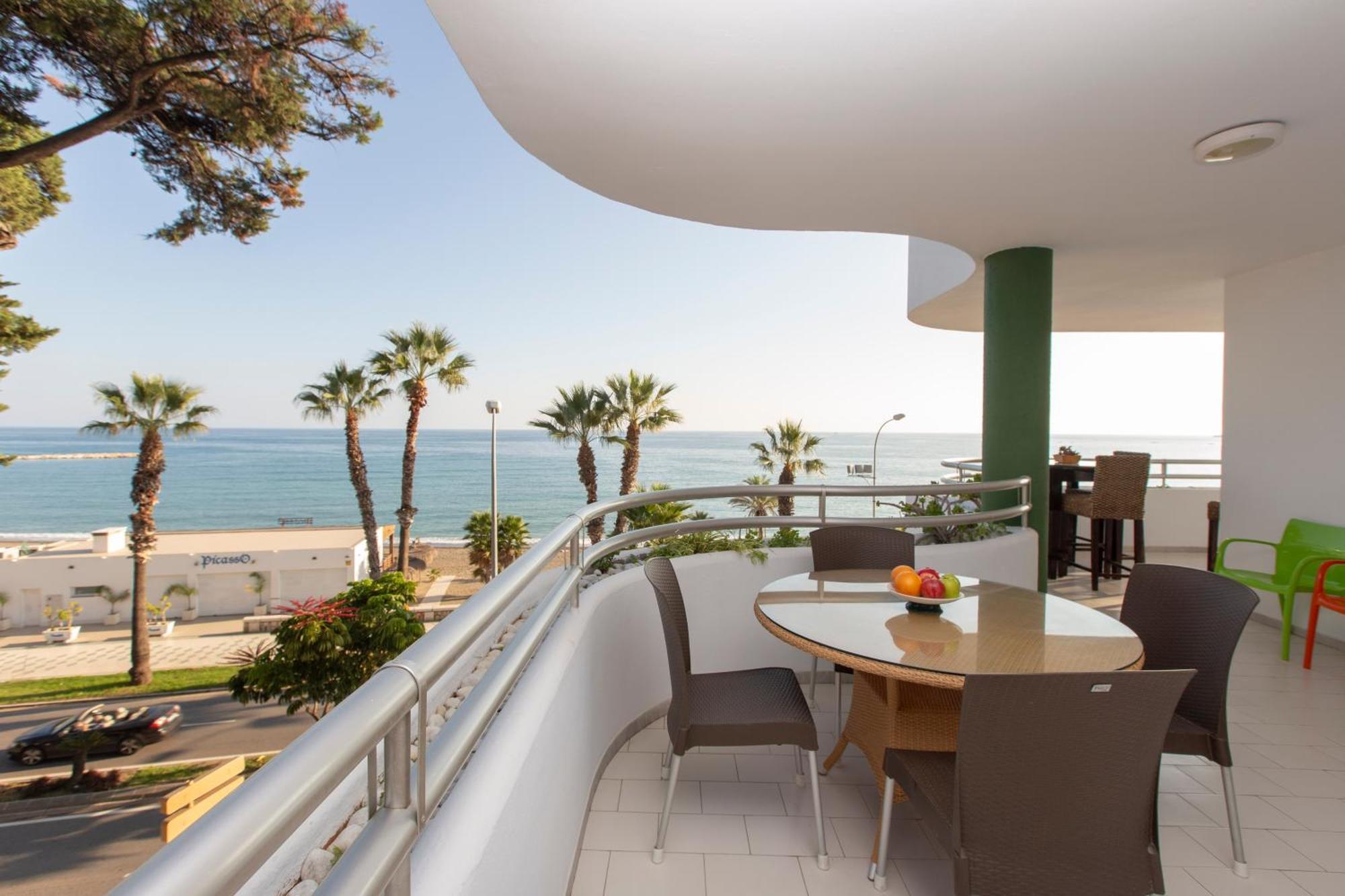 Villa Venecia, Apartamento De Lujo En 1º Linea De Playa + Parking Málaga Extérieur photo