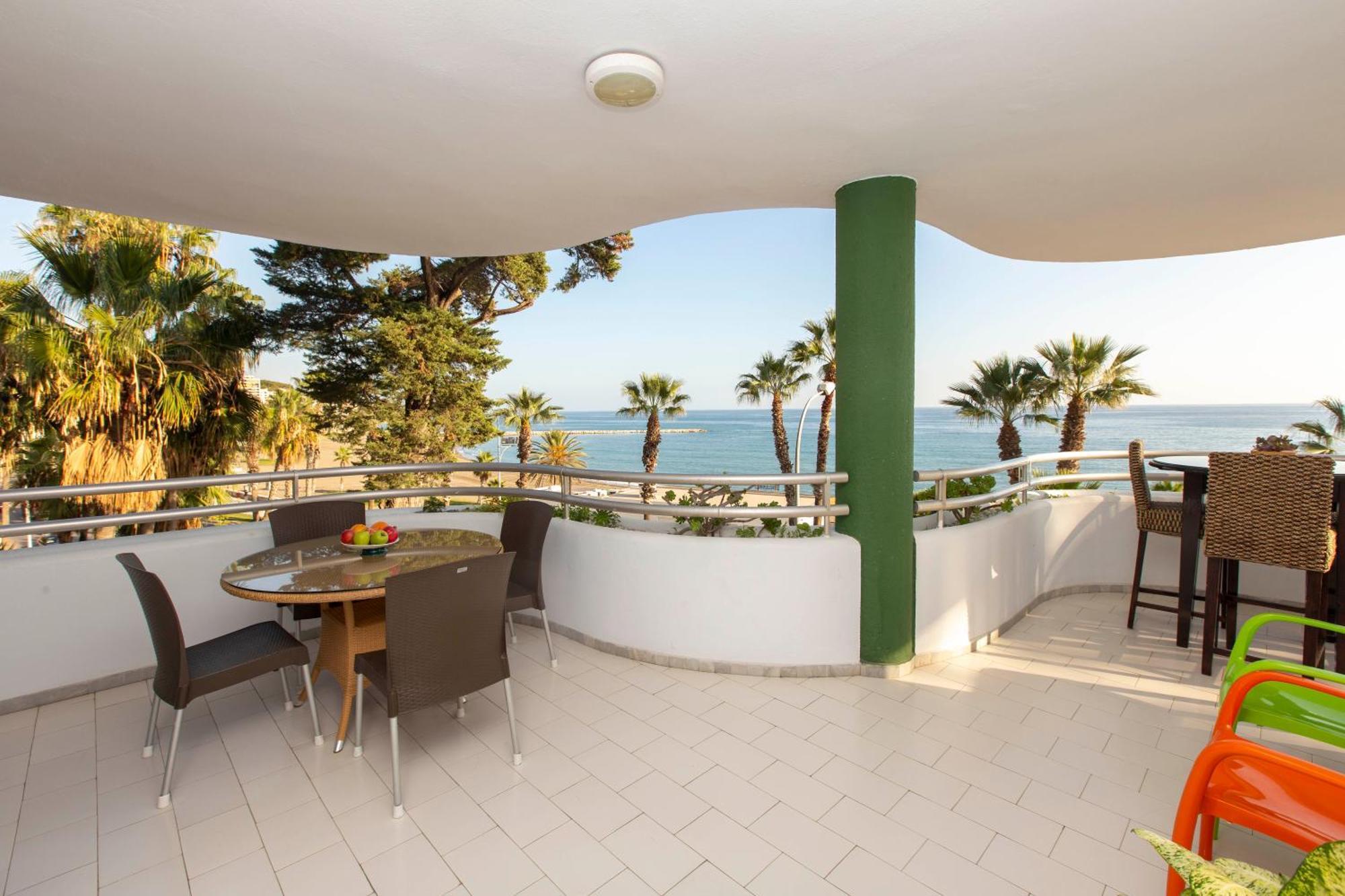 Villa Venecia, Apartamento De Lujo En 1º Linea De Playa + Parking Málaga Extérieur photo